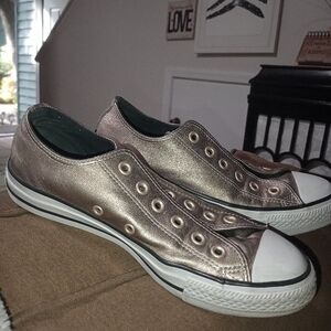 Converse All Star Chuck Taylor Metallic Leather Low Top Shoes Ladies Size 7 US